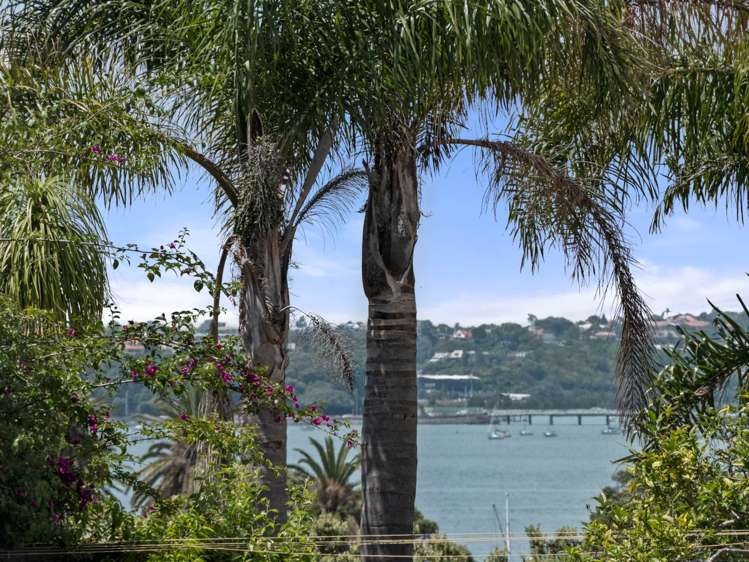 2/4 Calliope Road Devonport_8