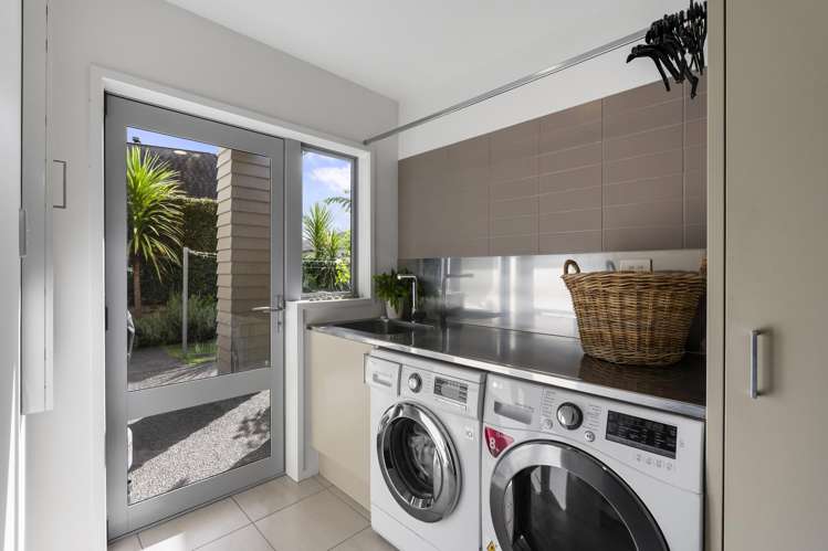 10 Thomas Hunter Lane Greenhithe_20