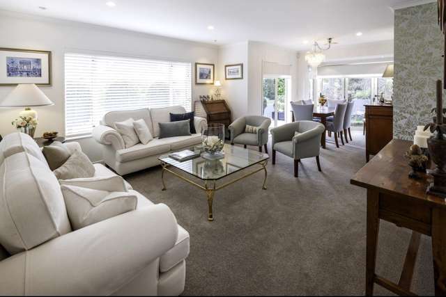 15 Gillett Place Botany Downs_1