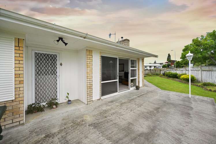 63 Resthill Crescent Glenview_11