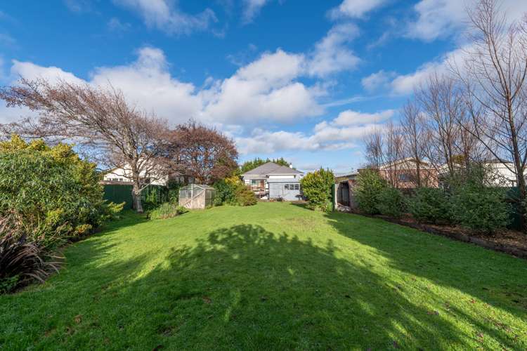 18 Thames Street Avenal_17