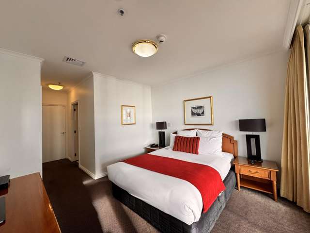 2207/8 Albert Street 10015_4