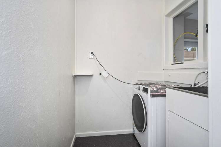 5 Simmonds Grove Greerton_13