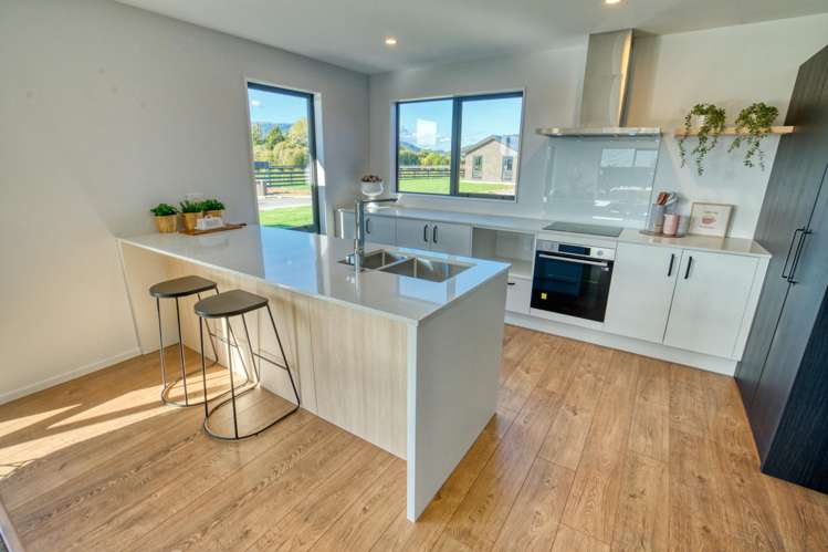 11A Hinau Crescent_2