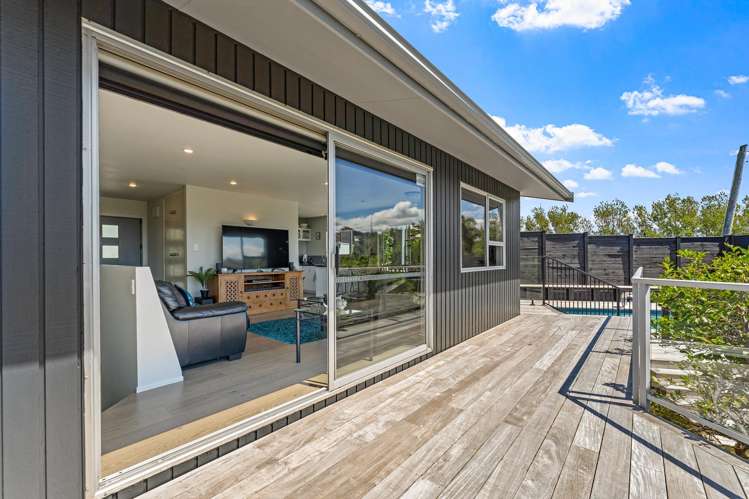 300 Whangaparaoa Road Red Beach_13