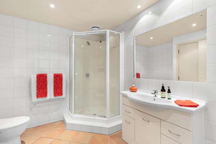 216 Saint Andrews Road Epsom_13