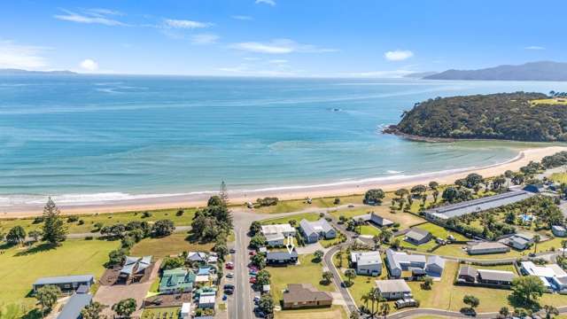 Beachside Ease Meets Modern Living