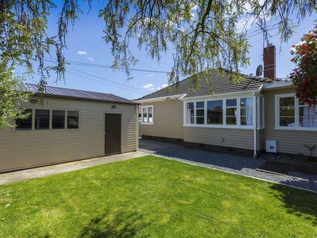 6 Coates Grove Silverstream_3