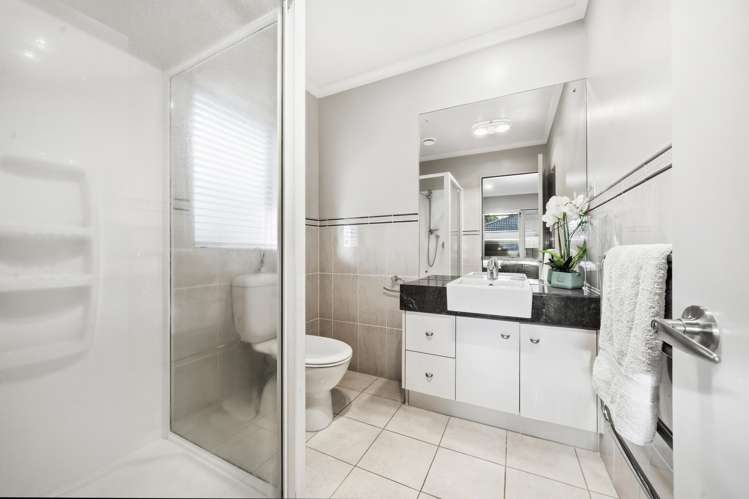8 Belfry Place Wattle Downs_9