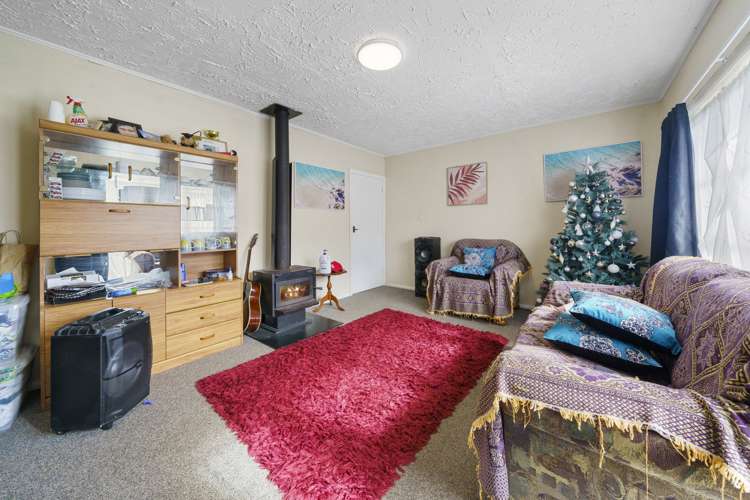 45 Bird Grove Stokes Valley_1