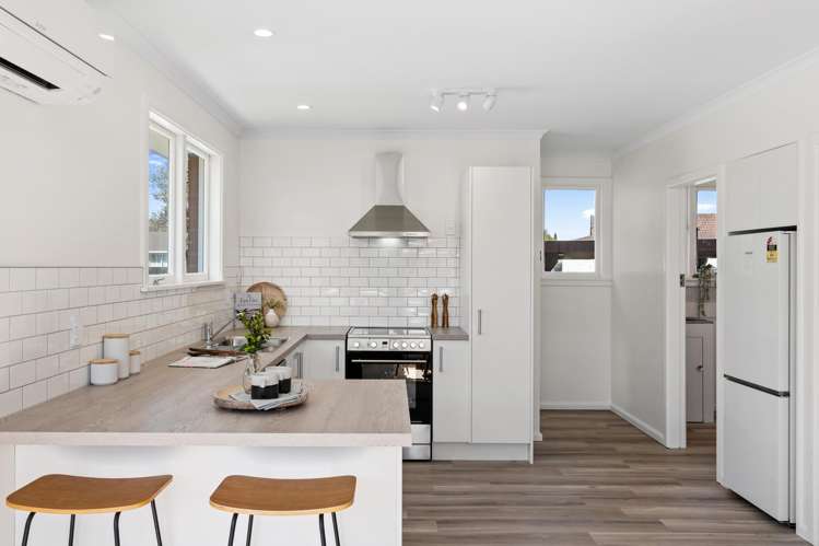 2 Freebairn Street Redwood_10