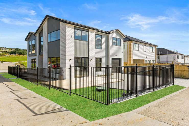 A seven-bedroom house for sale at 8 Teitei Rise, in Flat Bush, is one of many large new-build properties for sale in the South Auckland suburb. Photo / Supplied