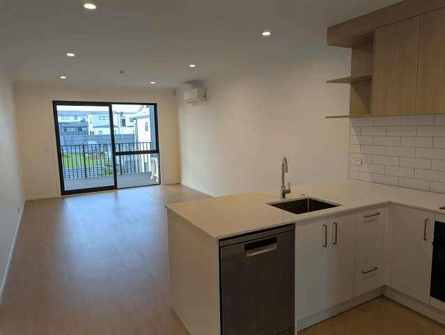 10/18 Rigby Drive Whenuapai_1