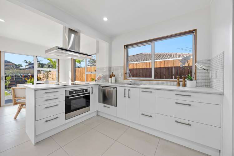 16 & 16A Maugham Drive Bucklands Beach_10