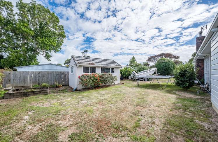 12 Hutchinsons Road Bucklands Beach_18