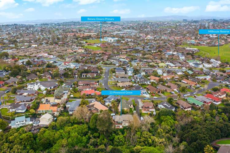 23 Pinewood Grove Botany Downs_27