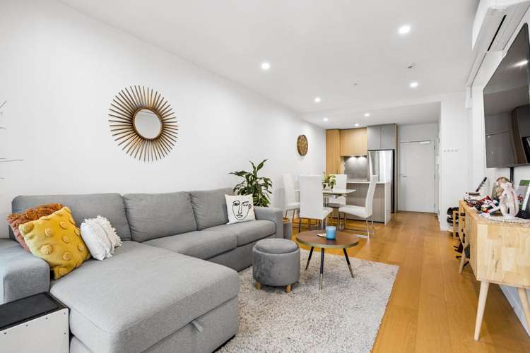 208/9 Madeira Lane Grafton_1