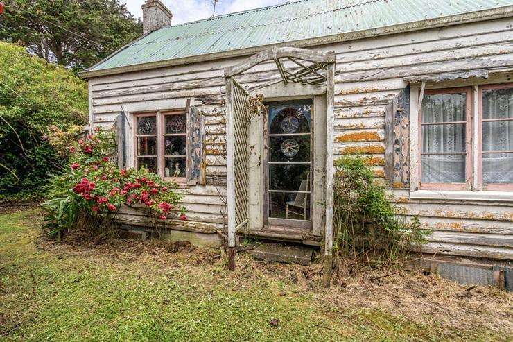 The Southland cottage was filled with antiques and quirky pieces, all of which were sold with the house. Photo / Supplied