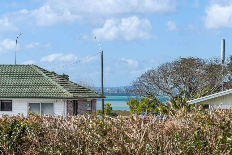 1/1 Gloria Avenue Te Atatu Peninsula_21