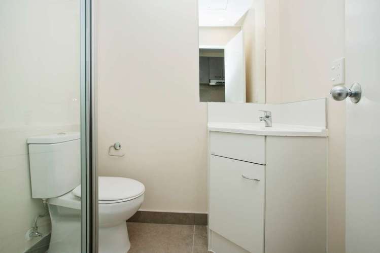 1013/135 Hobson Street Auckland Central_6