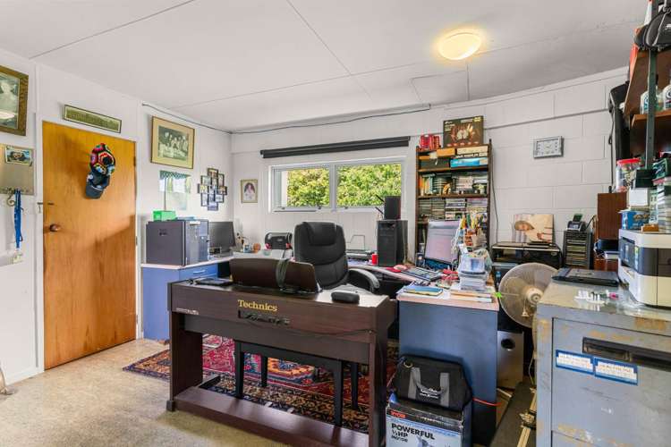 28 Pyle Road West One Tree Point_30