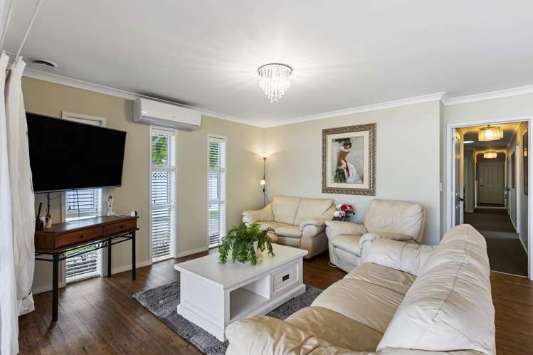 2 Crabb Fields Lane Riverhead_15