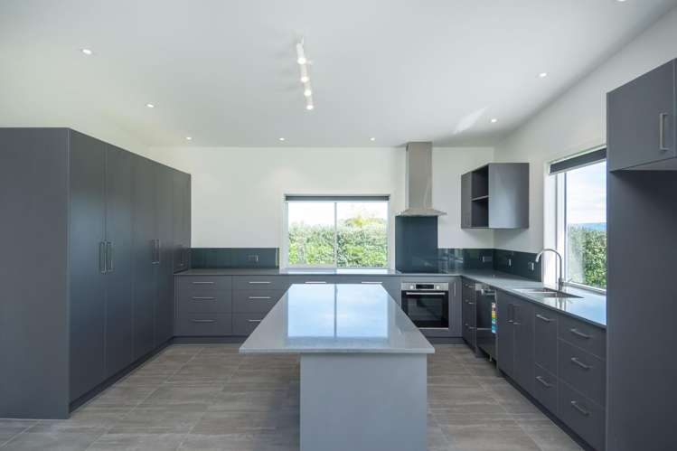 32 Royd Road West Gisborne_7