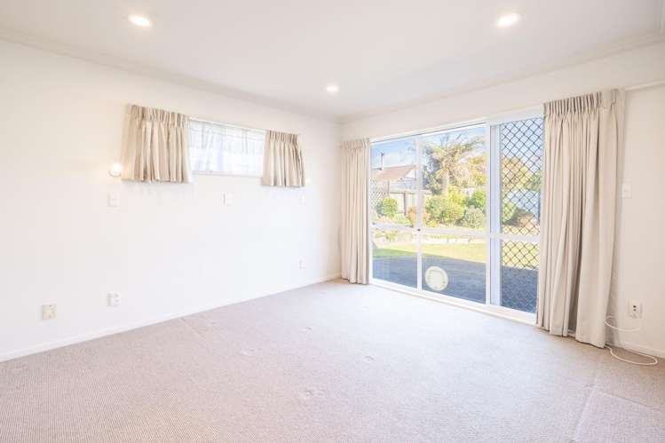 18 Robertson Street Glenholme_16