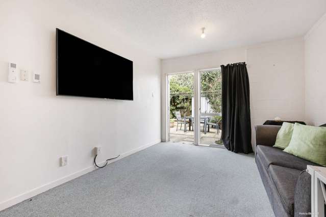 18 Fred Woodward Place Mount Roskill_4