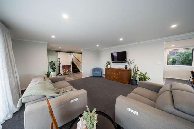 708 Queens Drive Waikiwi_4