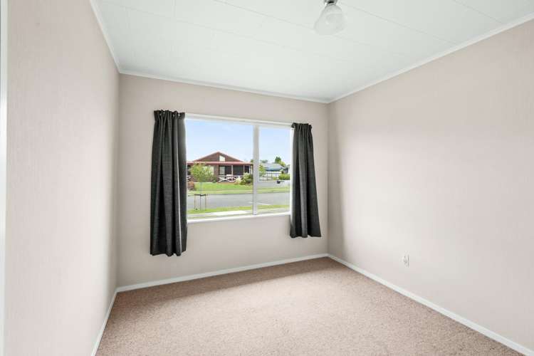 12 Jeffares Place Taradale_6