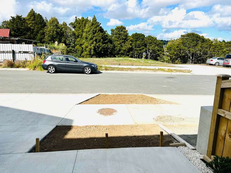 9 Matatahi Crescent Flat Bush_12