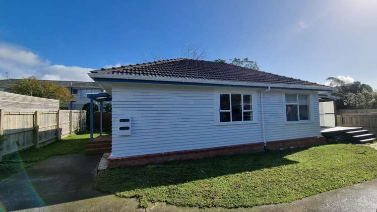 1/110 Lynwood Road Te Atatu South_6