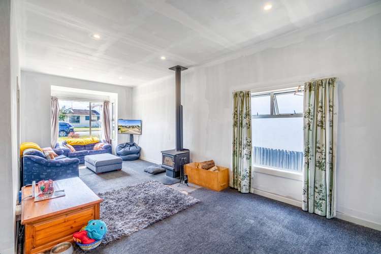 83 Lowe Street Avenal_5