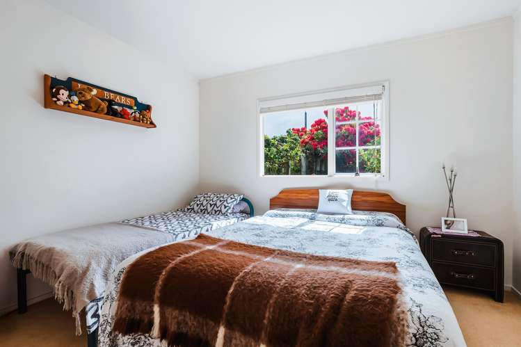 2/8 Kinder Street Acacia Bay_10