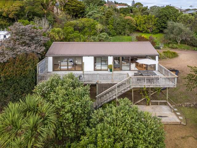 Sunny retreat enjoys bush views and birdlife
