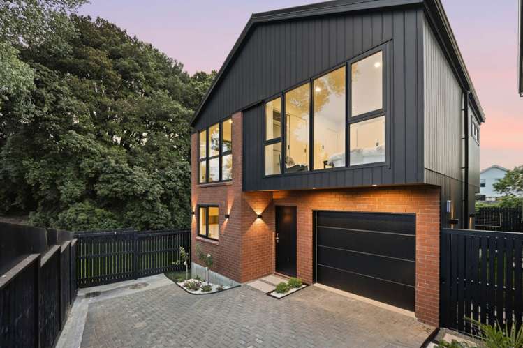 13 Torino Street Pt England_18