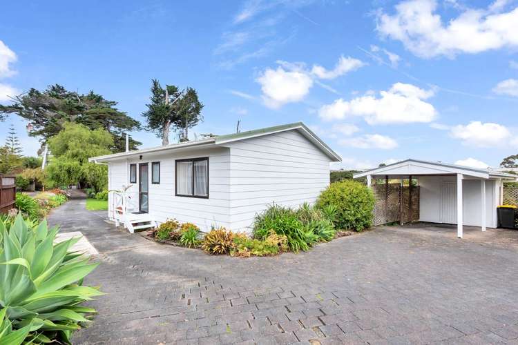 141 Flanshaw Road Te Atatu South_17