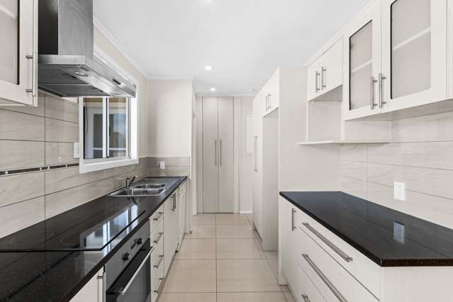 1215a Norfolk Crescent Mayfair_1