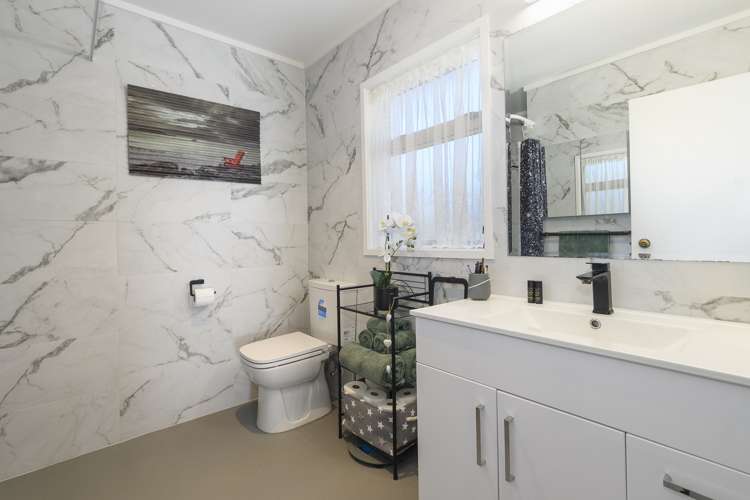 7 Meadowland Street Matua_15