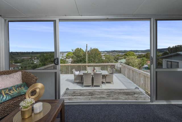 37 Eureka Place Parahaki_1