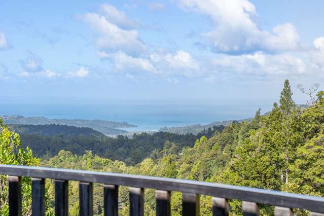 442 Scenic Drive Waiatarua_1