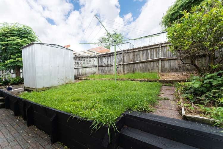 2/24 Philson Terrace Browns Bay_22