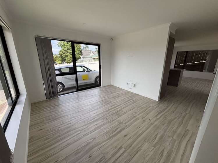 31A Helleur Road Massey_17