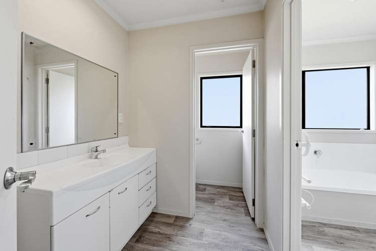 4 Owhatiura Drive Lynmore_16