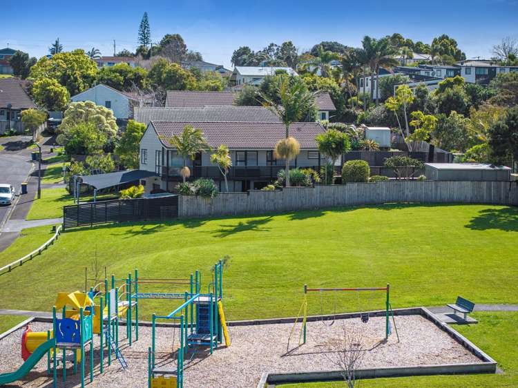 15 Leiden Place Totara Vale_21
