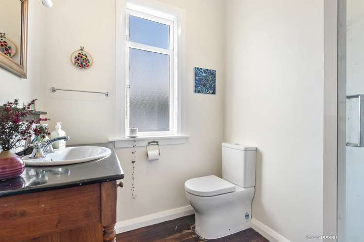 1 Akatea Street Berhampore_10