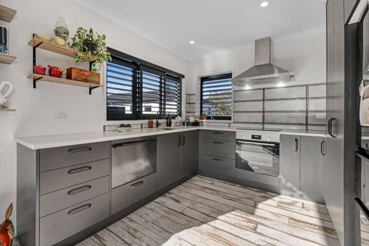 27a Lillian Place Orewa_5