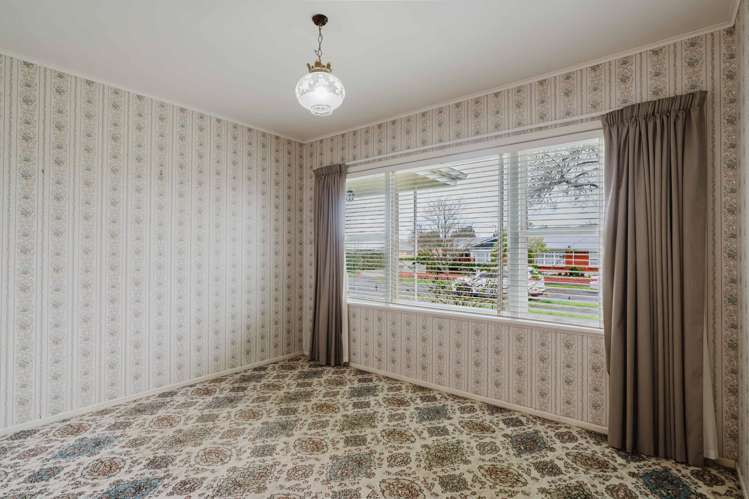 7 Scott Avenue Hamilton East_25