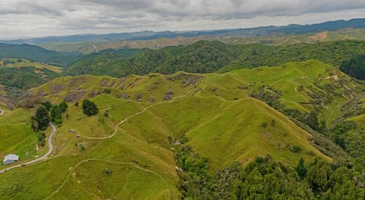 240 Agnews Road Hunterville_0